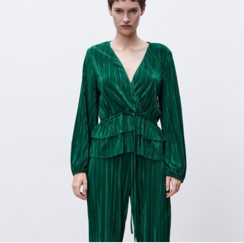 NWT Zara green pleated blouse size M